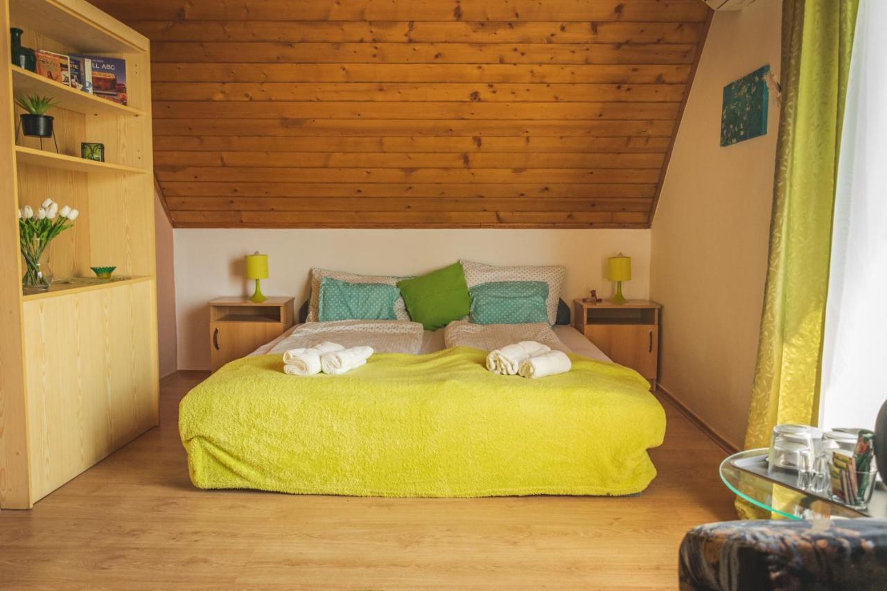 Linett Apartman Hajdúszoboszló Exterior foto