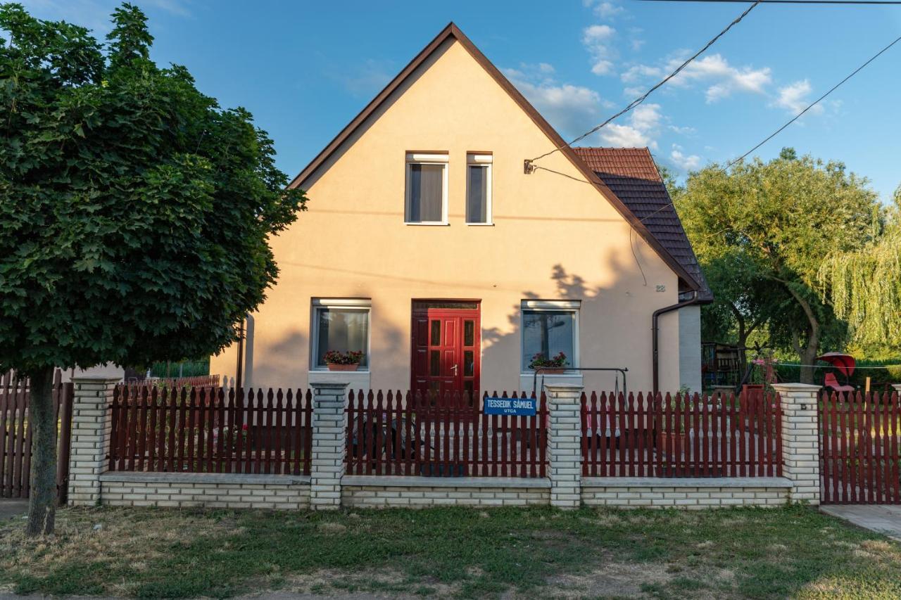 Linett Apartman Hajdúszoboszló Exterior foto