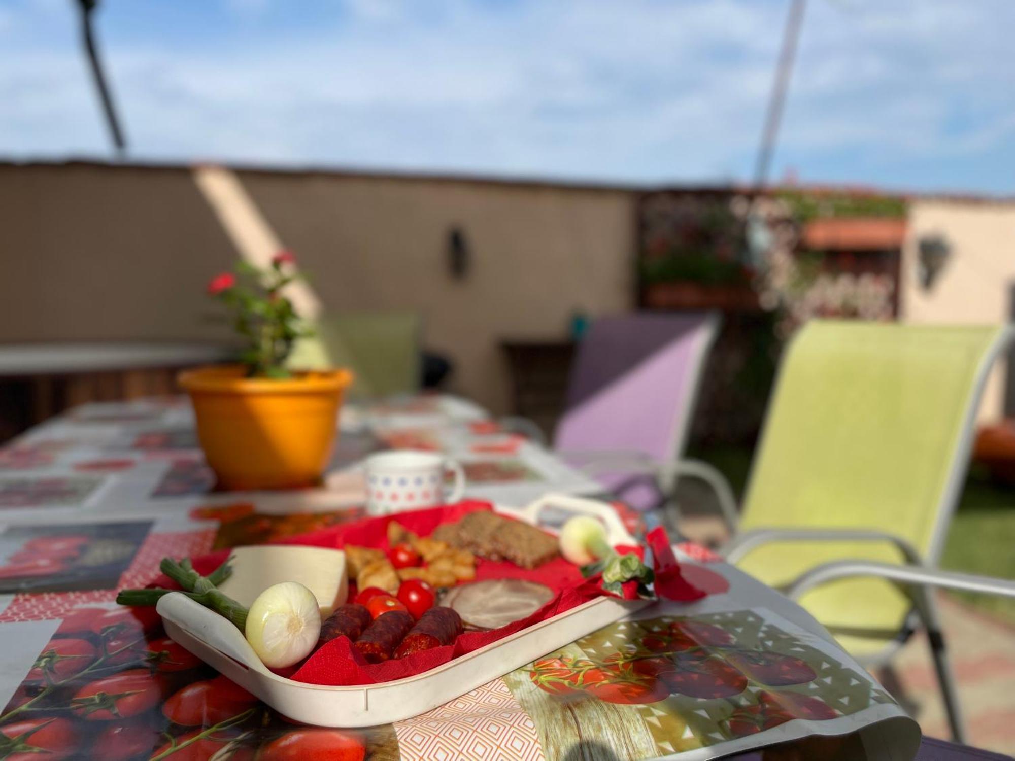 Linett Apartman Hajdúszoboszló Exterior foto