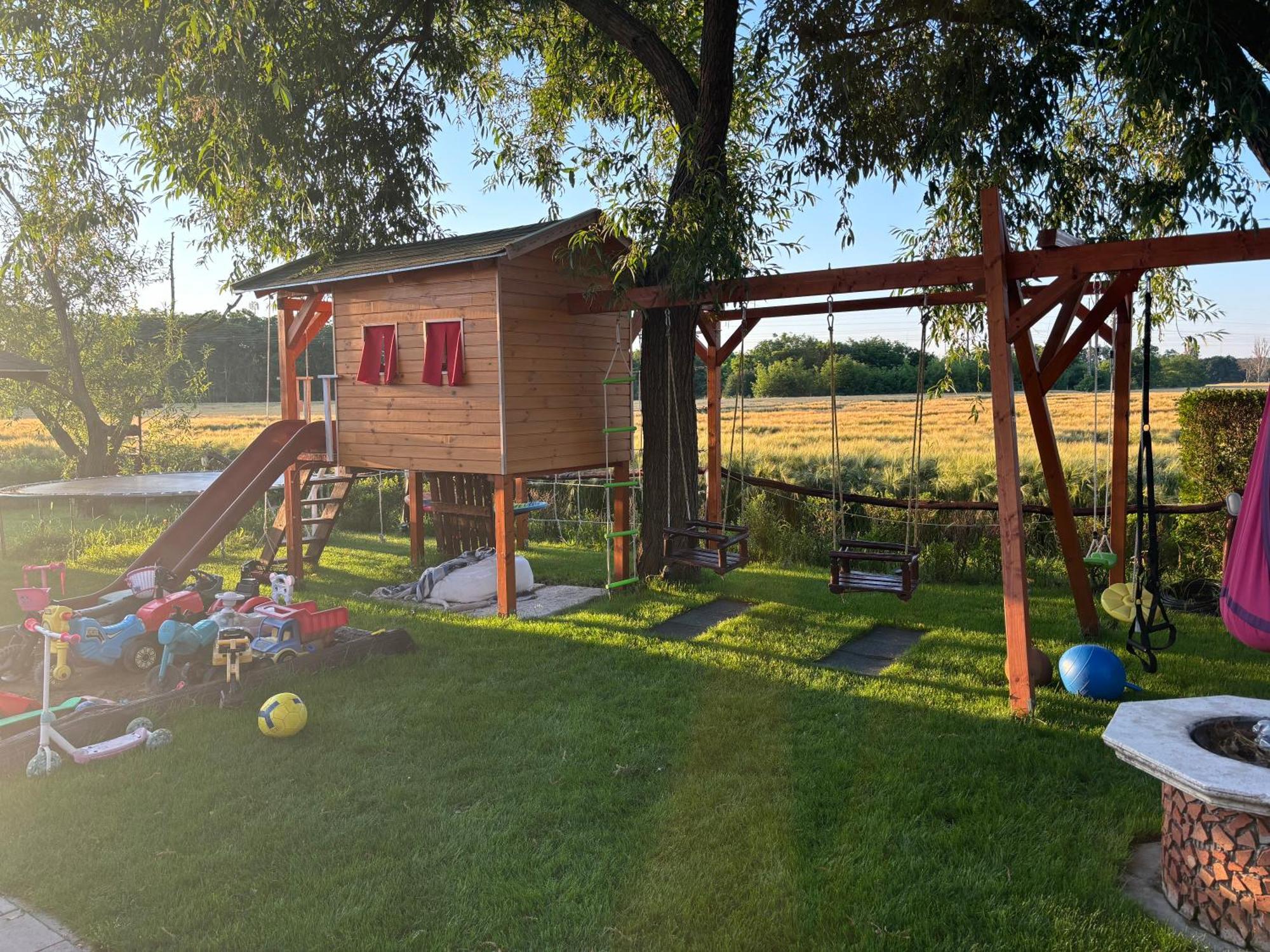 Linett Apartman Hajdúszoboszló Exterior foto